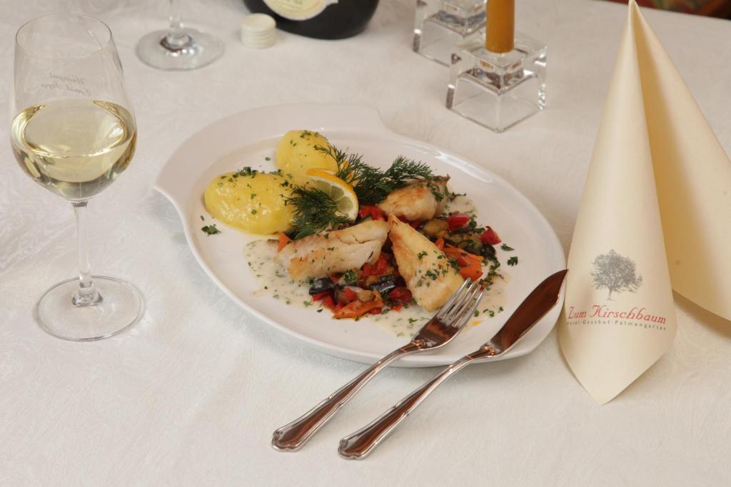 Hotel-Restaurant Zum Kirschbaum Rottendorf エクステリア 写真